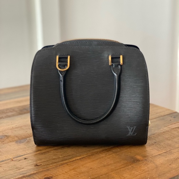 Louis Vuitton Epi Pont Neuf Handle Bag - Picture 3 of 14